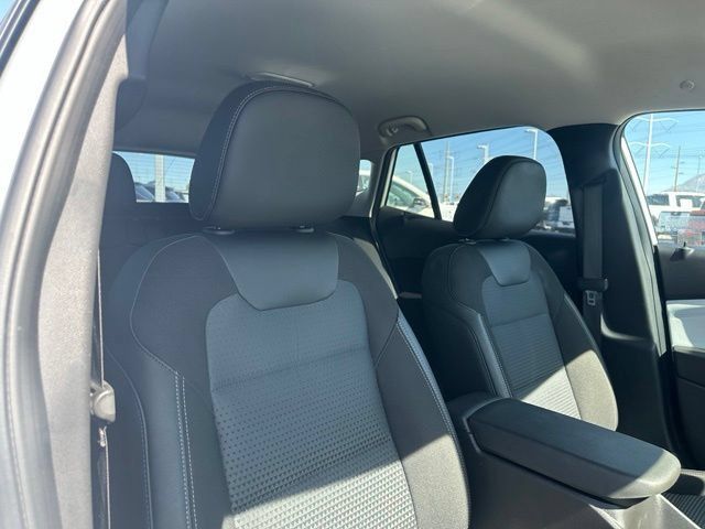 Certified 2026 Chevrolet Trax LT FWD image 32
