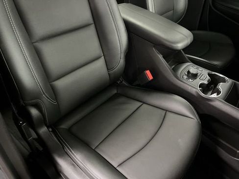 Certified 2024 GMC Terrain SLT w/ Tech Package AWD/4WD image 28