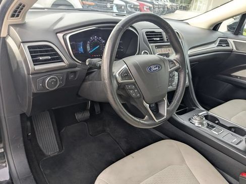 Used 2019 Ford Fusion SE w/ Equipment Group 151A FWD image 25