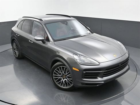 Used 2022 Porsche Cayenne S image 33