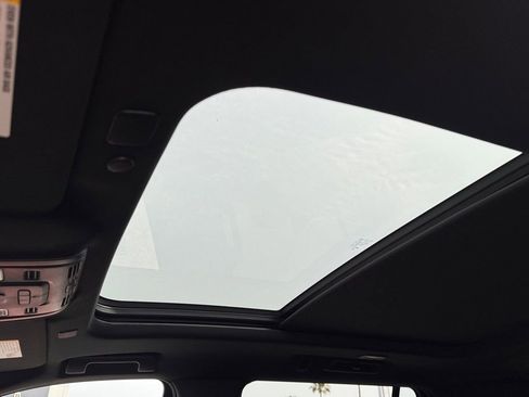 Used 2024 GMC Yukon Denali Ultimate image 21