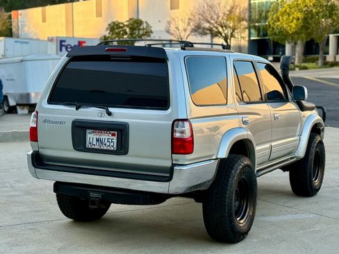 Used 2000 Toyota 4Runner SR5 AWD/4WD image 15