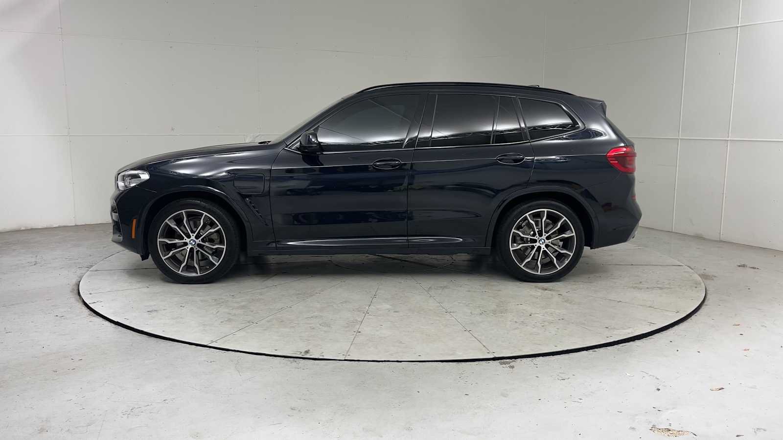Used 2021 BMW X3 xDrive30e w/ M Sport Package AWD/4WD image 5