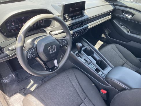 Certified 2025 Honda Accord LX image 17