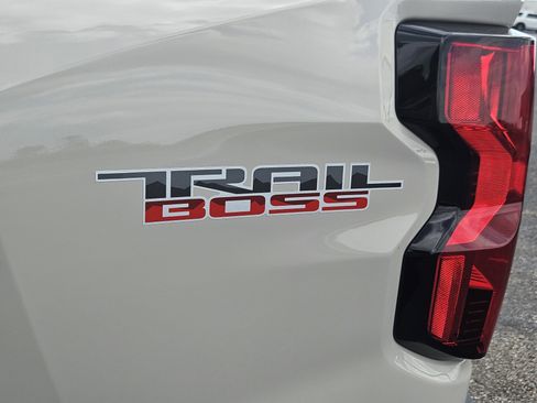 New 2026 Chevrolet Colorado Trail Boss AWD/4WD image 8