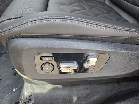 New 2026 BMW X5 xDrive50e w/ M Sport Package image 25