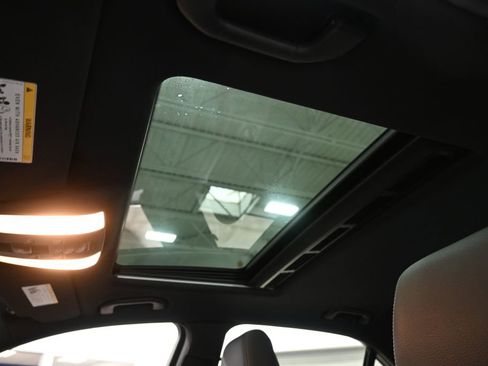 Used 2016 Mercedes-Benz E 350 4MATIC Sedan image 32