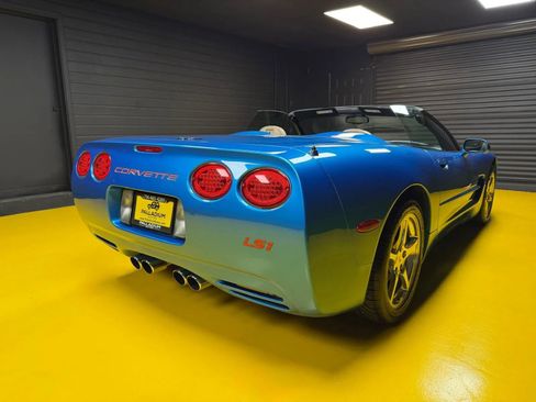 Used 2000 Chevrolet Corvette Convertible w/ Performance Handling Pkg RWD image 6