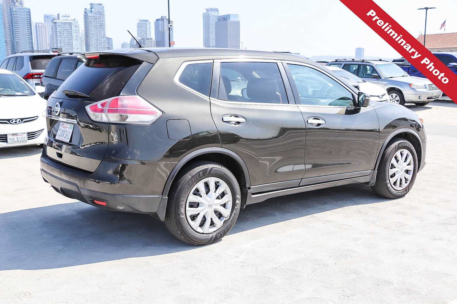 Used 2015 Nissan Rogue S w/ S Family Package FWD image 6