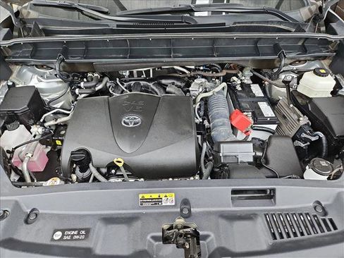 Used 2021 Toyota Highlander XLE image 25