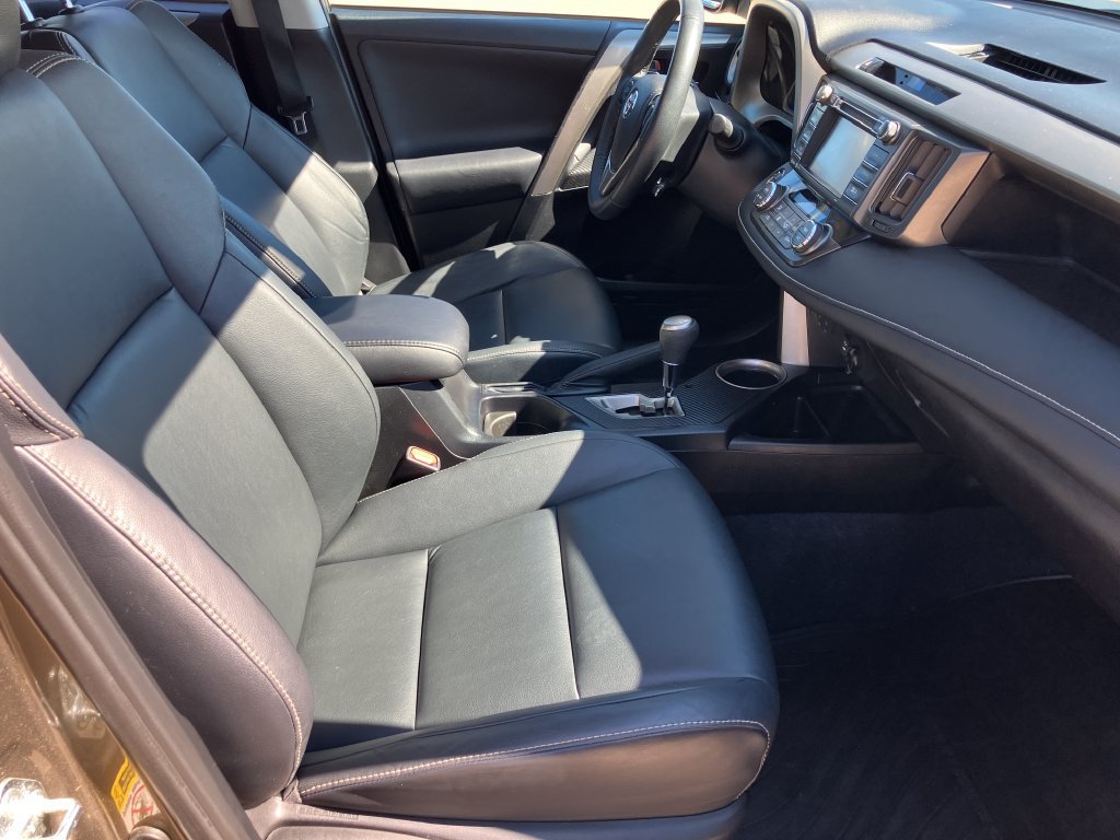 Used 2014 Toyota RAV4 Limited AWD/4WD image 15
