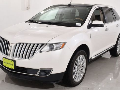 Used 2015 Lincoln MKX AWD w/ Equipment Group 102A image 2