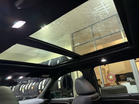 Used 2025 Honda Pilot Black Edition image 21