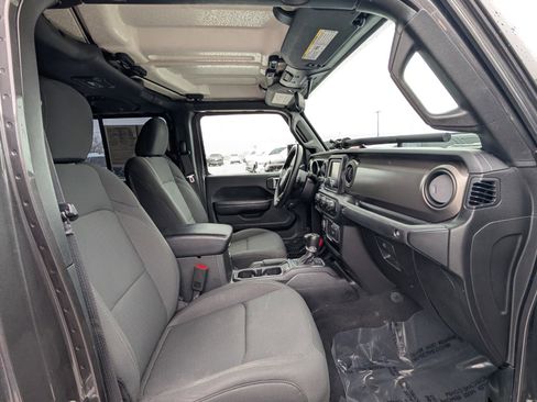Used 2020 Jeep Gladiator Sport image 10