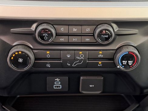 Used 2023 Ford F250 XL w/ XL Chrome Package image 22