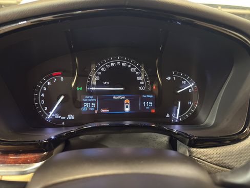 Used 2017 Cadillac XT5 Luxury w/ Driver Awareness Package AWD/4WD image 17