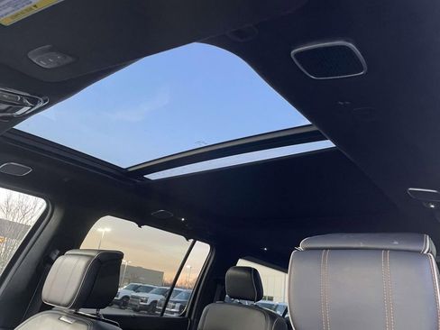 Used 2024 Jeep Grand Wagoneer L Series III image 10