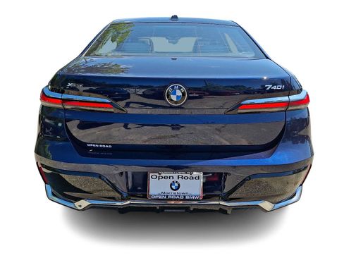 Used 2024 BMW 740i xDrive w/ Executive Package AWD/4WD image 5
