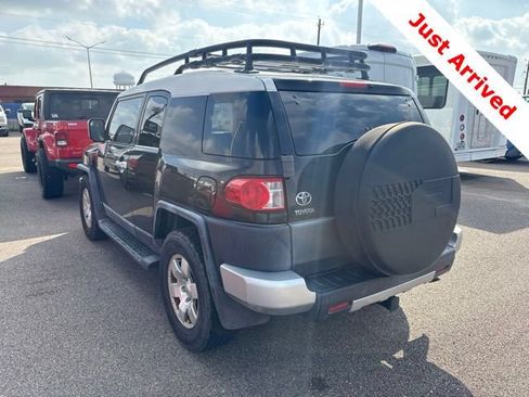 Used 2008 Toyota FJ Cruiser 2WD image 9