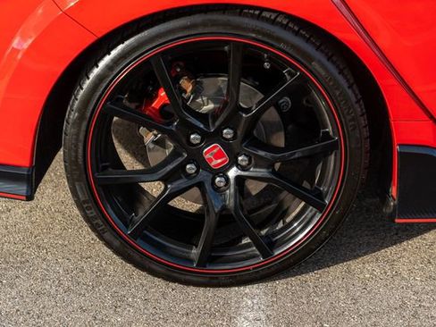 Used 2019 Honda Civic Type R image 12