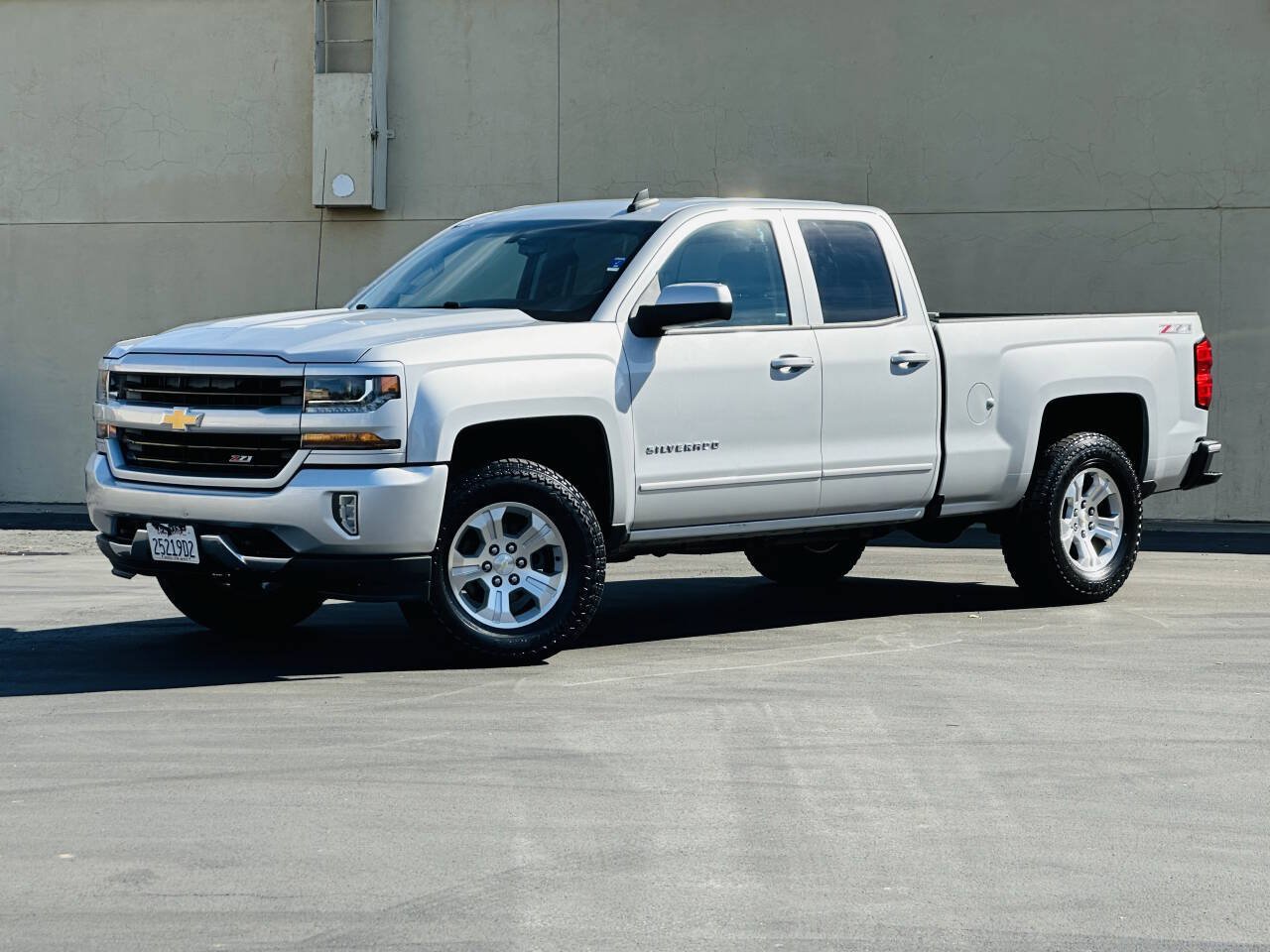 Used 2016 Chevrolet Silverado 1500 LT w/ All Star Edition AWD/4WD image 5