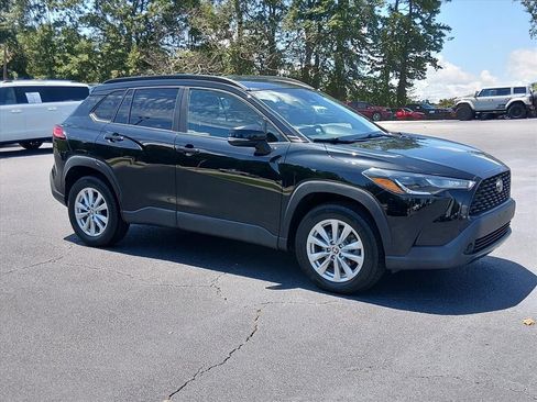 Used 2023 Toyota Corolla Cross LE FWD image 2