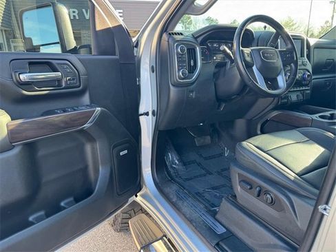 Used 2022 GMC Sierra 2500 SLT w/ SLT Preferred Package image 14