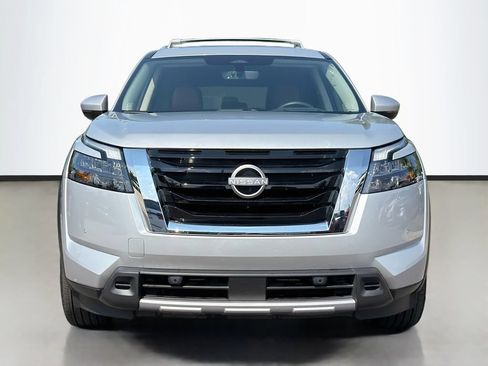Used 2025 Nissan Pathfinder Platinum w/ Cargo Package AWD/4WD image 3