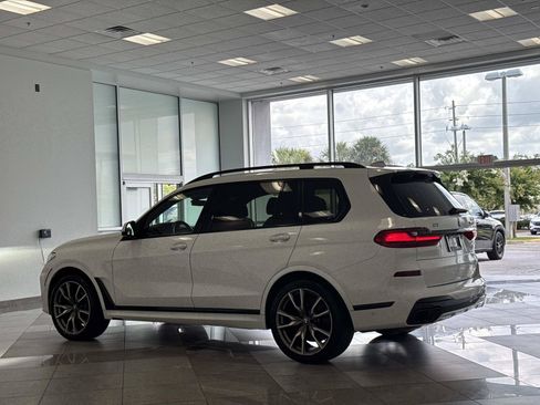 Used 2022 BMW X7 M50i AWD/4WD image 28