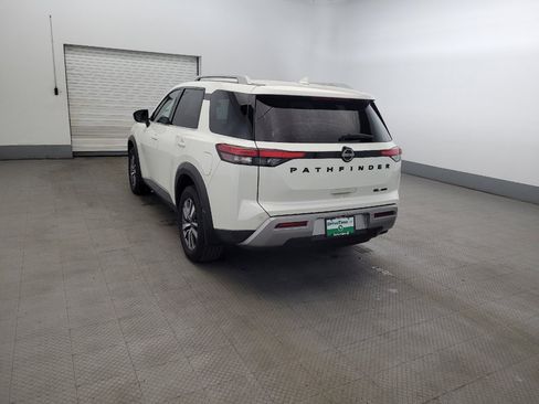 Used 2022 Nissan Pathfinder SL w/ SL Black Package AWD/4WD image 5
