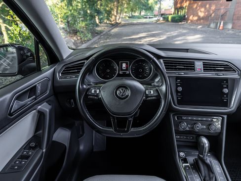 Used 2018 Volkswagen Tiguan SE FWD image 6