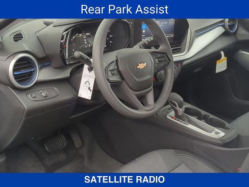 New 2026 Chevrolet Trax LS w/ LS Convenience Package FWD image 11