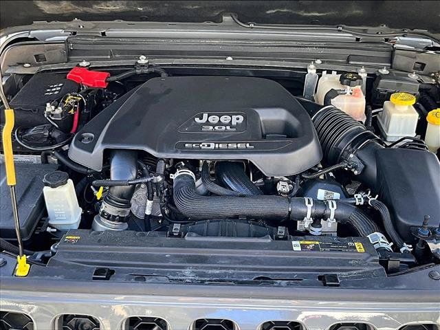 Used 2022 Jeep Gladiator Rubicon w/ LED Lighting Group AWD/4WD image 11