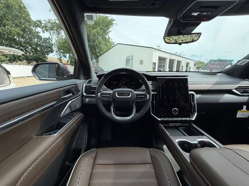 New 2026 GMC Acadia Denali Ultimate AWD/4WD image 2