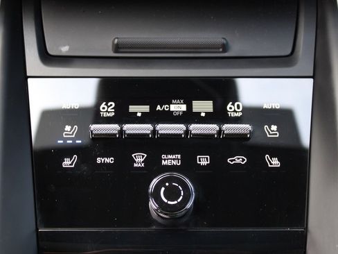 Used 2024 Porsche Macan 4 Electric image 30