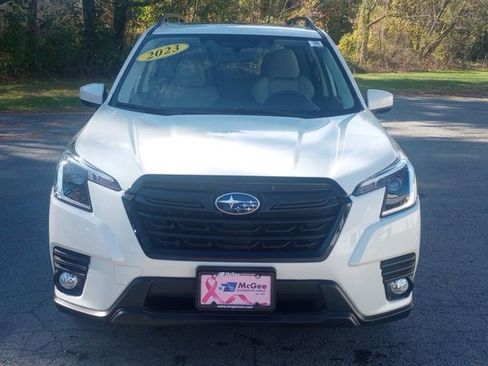 Used 2023 Subaru Forester Premium image 2
