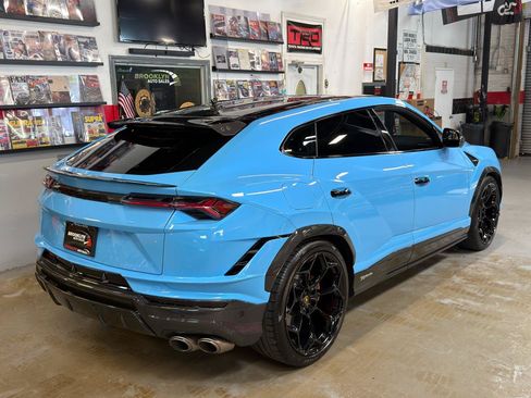 Used 2024 Lamborghini Urus Performante AWD/4WD image 6