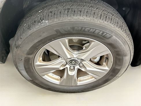 Used 2025 Toyota RAV4 XLE image 11