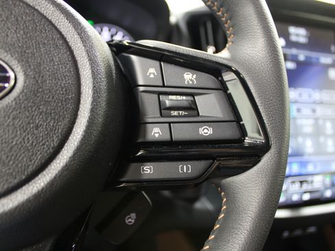 Used 2025 Subaru Forester Touring AWD/4WD image 11