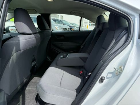 Used 2025 Toyota Corolla LE w/ LE Premium Package FWD image 16
