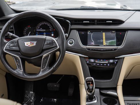Used 2018 Cadillac XT5 Premium Luxury FWD image 14