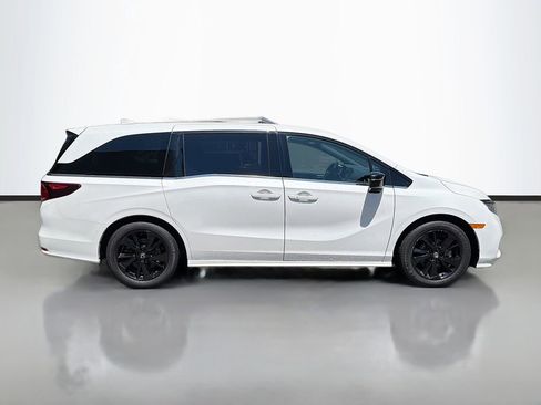 Used 2023 Honda Odyssey Sport image 4