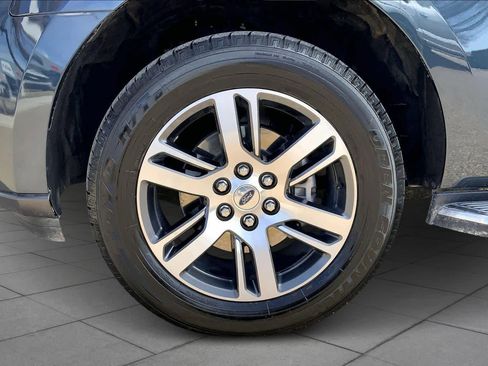 Certified 2023 Ford Expedition XLT image 11