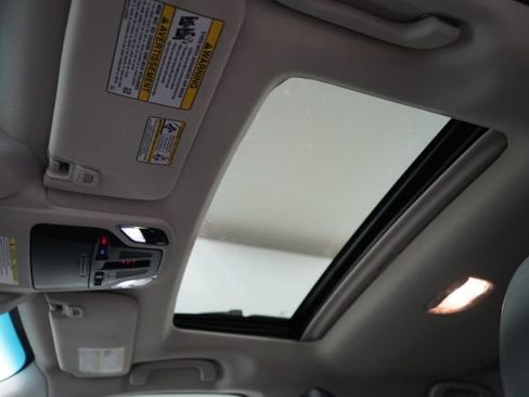 Used 2022 Subaru Outback Limited AWD/4WD image 38