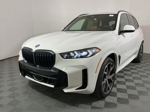 Certified 2026 BMW X5 xDrive50e w/ M Sport Package AWD/4WD image 28