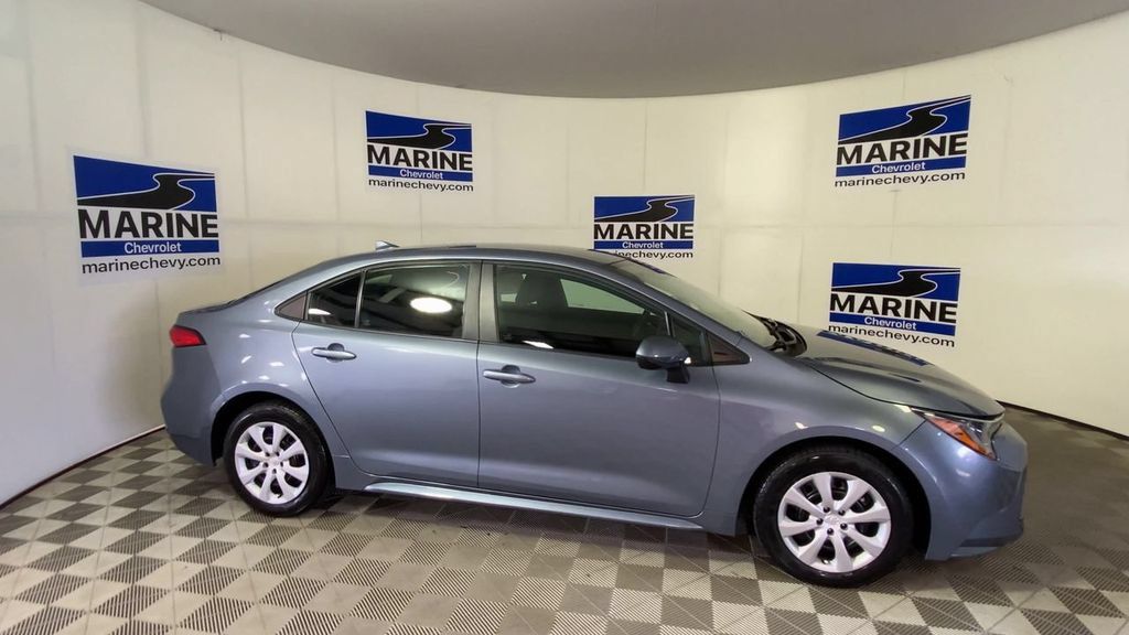 Used 2024 Toyota Corolla LE FWD image 3