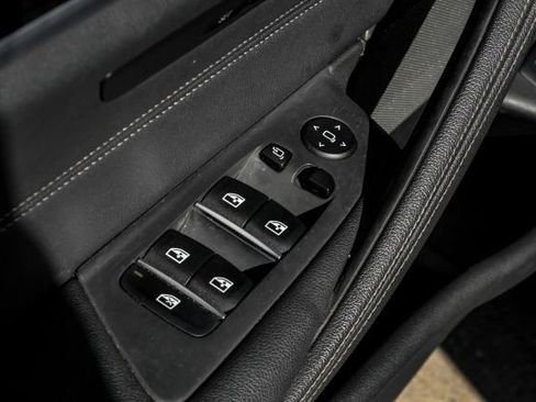 Used 2023 BMW 530e image 51