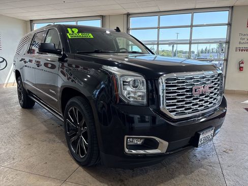 Used 2019 GMC Yukon XL Denali w/ Denali Ultimate Package AWD/4WD image 4