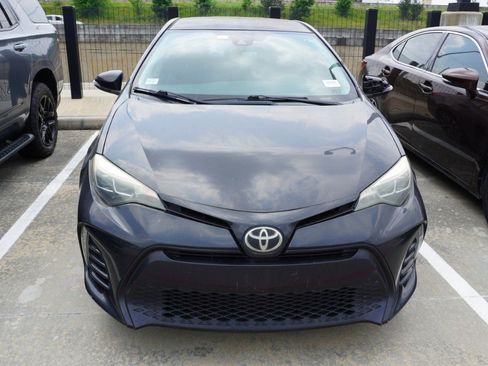 Used 2017 Toyota Corolla SE FWD image 4