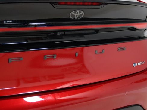 Used 2026 Toyota Prius LE FWD image 63